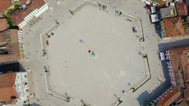 Palmanova, Udine, İtalya. Döneminin örnek niteliğinde bir takviye projesi 1593 yılında başlatıldı. 4K