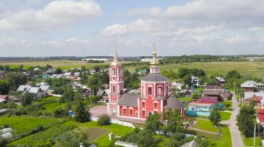 Suzdal, Rusya. Uçuş. Borisov tarafındaki kutsal prensler Boris ve Gleb Kilisesi veya Borisoglebskaya Kilisesi. 4K
