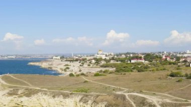 Sivastopol, Kırım. Chersonesos 'taki the the the the the the the Hughmirsky Cathedral. Chersonesus Tauric - Kırım kıyısındaki Herkül yarımadasında antik Yunanlılar tarafından kuruldu. 4K