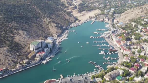 Sebastopoli, Crimea. Balaklava Bay con yacht e barche da diporto. 4K — Video Stock