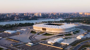Rostov-on-Don, Rusya - 25 Ağustos 2020: Rostov Arena. Futbol stadyumu, Rostov-on-Don 'da futbol şampiyonası. Günbatımı Saati, Hava Görünümü  