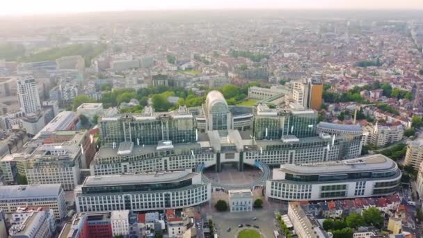 Брюссель, Бельгия Комплекс зданий Европейского парламента. Государственное учреждение. 4K — стоковое видео