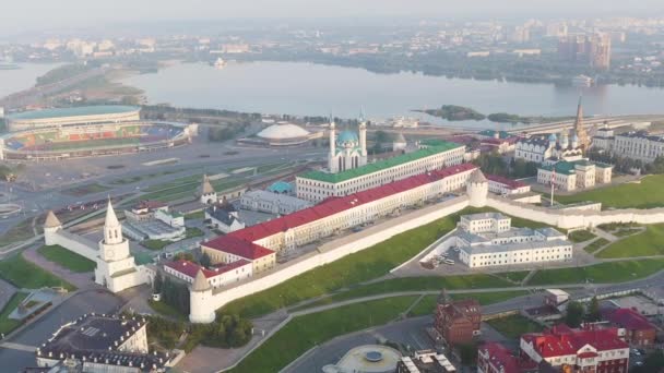 Καζάν, Ρωσία. Αεροφωτογραφία του Κρεμλίνου του Καζάν νωρίς το πρωί. 4K — Αρχείο Βίντεο