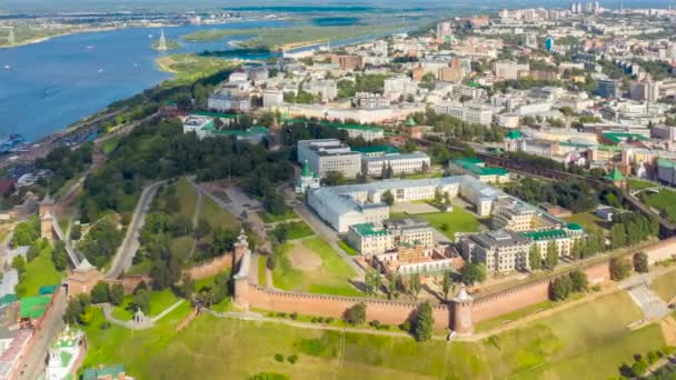 Nizhny Novgorod, Rusia. Panorama del Kremlin desde el aire. 4K — Vídeo de stock