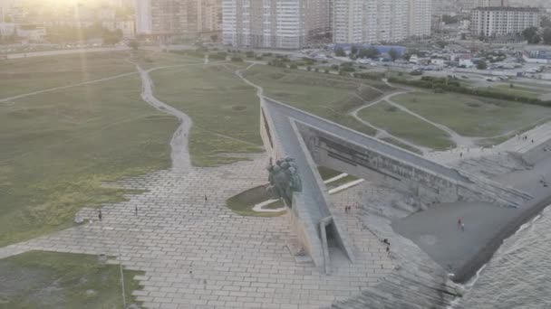 Novorossijsk, Ryssland. Memorial Malaya Zemlya (Lilla landet). Historiskt monument. Dags för solnedgång. 4K — Stockvideo
