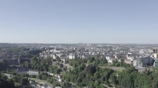 Luxemburg, historisches Stadtzentrum am Morgen. 4K — Stockvideo