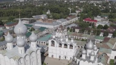 Rostov, Rusya. Rostov Kremlin. Kutsal Bakire Meryem 'in Varsayımı Katedrali. Büyük Rostov şehrinin en büyük cazibesi. 4K