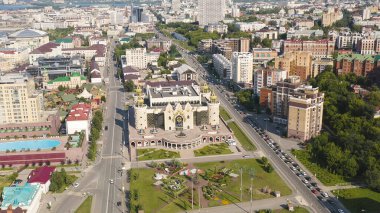 Kazan, Rusya - 5 Ağustos 2020: Tatar Devlet Kukla Tiyatrosu Ekiyat, Hava Görünümü  