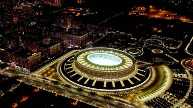 Krasnodar, Rusya - 26 Ağustos 2020: Krasnodar - Krasnodar şehrindeki bir futbol stadyumu. Halk Parkı Krasnodar (Galitsky Parkı). Gece Vakti, Hava Görüntüsü  