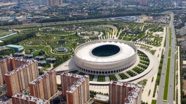 Krasnodar, Rusya - 29 Ağustos 2020: Krasnodar - Krasnodar şehrindeki bir futbol stadyumu. Halk Parkı Krasnodar (Galitsky Parkı). Yaz hava manzarası, Hava manzarası  