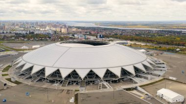 Samara, Rusya - 20 Eylül 2020 Samara Arena Stadyumu. Sonbahar bulutları, Hava Görünümü  