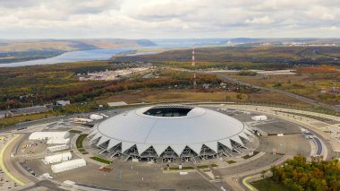 Samara, Rusya - 20 Eylül 2020 Samara Arena Stadyumu. Sonbahar bulutları, Hava Görünümü  