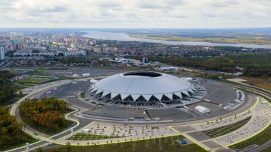 Samara, Rusya - 20 Eylül 2020 Samara Arena Stadyumu. Sonbahar bulutları, Hava Görünümü  