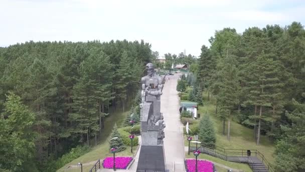 Monumento - Memória aos mineiros de Kuzbass. A cidade de Kemerovo. A Rússia. 4K — Vídeo de Stock