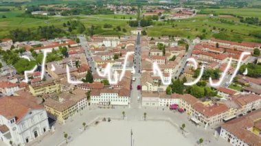 Palmanova, Udine, İtalya. Döneminin örnek niteliğinde bir takviye projesi 1593 yılında başlatıldı. 4K