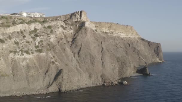 La Crimée. Cape Fiolent. Attraction de la Crimée sur la côte de la mer Noire. 4K — Video