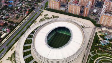 Krasnodar, Rusya - 28 Ağustos 2020: Krasnodar - Krasnodar şehrindeki bir futbol stadyumu. Halk Parkı Krasnodar (Galitsky Parkı). Yaz hava manzarası, Hava manzarası  