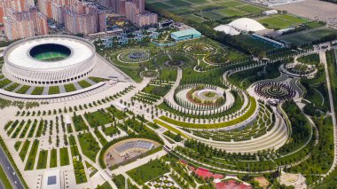 Krasnodar, Rusya - 29 Ağustos 2020: Krasnodar - Krasnodar şehrindeki bir futbol stadyumu. Halk Parkı Krasnodar (Galitsky Parkı). Yaz hava manzarası, Hava manzarası  