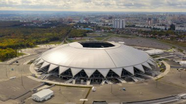 Samara, Rusya - 20 Eylül 2020 Samara Arena Stadyumu. Sonbahar bulutları, Hava Görünümü  