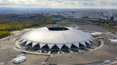 Samara, Rusya - 20 Eylül 2020 Samara Arena Stadyumu. Sonbahar bulutları, Hava Görünümü  