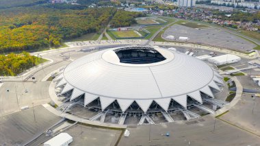 Samara, Rusya - 20 Eylül 2020 Samara Arena Stadyumu. Sonbahar bulutları, Hava Görünümü  
