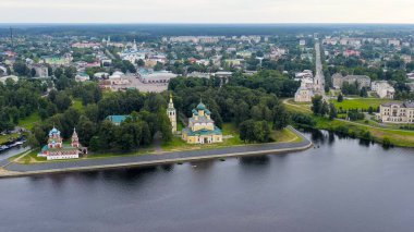Uglich, Rusya. Havadan çirkin şehir, Uglich Kremlin, şehrin ana ilgi odağı, Havadan Görünüm  