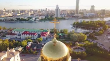 Dolly zoom. Rus, Rus, Rus ve Ekaterinburg topraklarındaki Azizler adına Kan Kilisesi. Video