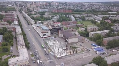 Yangından sonraki alışveriş merkezi manzarası. Kemerovo, Rusya. 4K