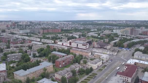 Utsikt över köpcentret efter branden. Kemerovo, Ryssland. 4K — Stockvideo