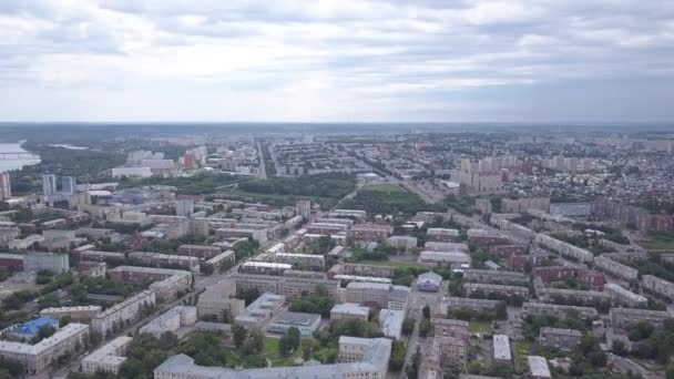 Panorama över staden från fågelperspektiv. Kemerovo, Ryssland. 4K — Stockvideo
