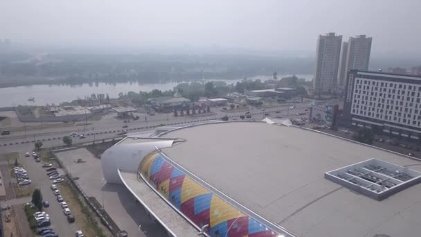 Instalaciones deportivas. Ice Arena Crystal ( Crystal Ice Arena ). Rusia, Krasnoyarsk. 4K — Vídeo de stock