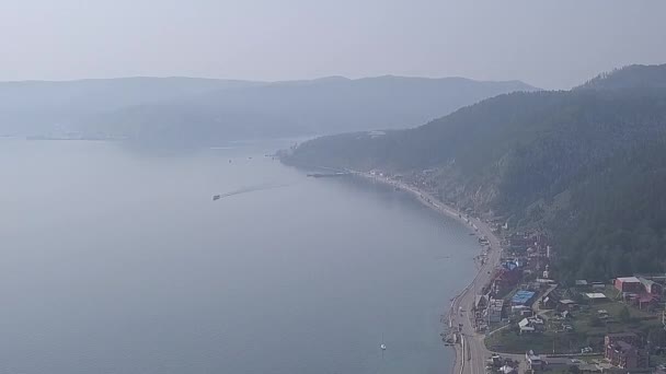 Ryssland, Irkutsk, bosättningen i Listvyanka. Bankering av Bajkalsjön, hamn. — Stockvideo