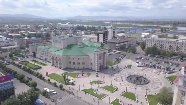 Rusia, Ulan-Ude. Buryat State Academic Opera and Ballet Theater named after People 's Artist of the URSS G. Ts. Tsydynzhapov. 4K — Vídeo de stock