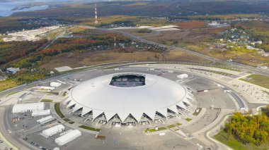 Samara, Rusya - 20 Eylül 2020 Samara Arena Stadyumu. Sonbahar bulutları, Hava Görünümü  