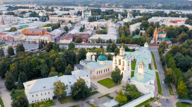Yaroslavl, Rusya. Yaroslavl Spaso-Preobrazhensky Manastırı (Spaso-Yaroslavl Manastırı) antik bir erkek manastırı. Gün batımı, Hava Görünümü  