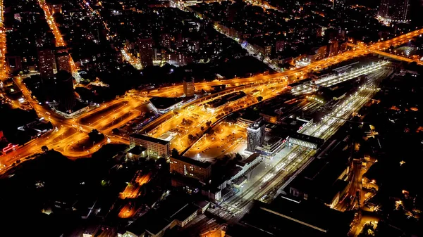 ロシアのロストフ 2020年8月25日 鉄道駅ロストフ グラヴニー 市街地夜景 空中風景 — ストック写真