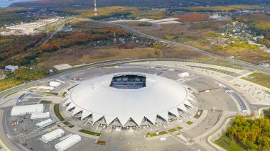 Samara, Rusya - 20 Eylül 2020 Samara Arena Stadyumu. Sonbahar bulutları, Hava Görünümü  