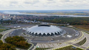 Samara, Rusya - 20 Eylül 2020 Samara Arena Stadyumu. Sonbahar bulutları, Hava Görünümü  