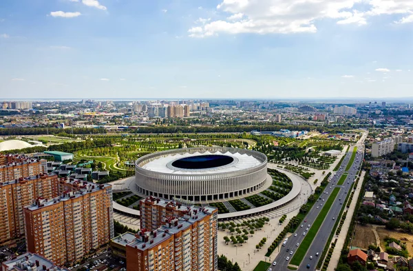 Krasnodar, Rusya - 29 Ağustos 2020: Krasnodar Park, Krasnodar Arena Stadyumu. Hava görünümü