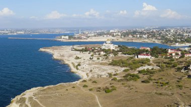Sivastopol, Kırım. Chersonesos 'taki the the the the the the the Hughmirsky Cathedral. Chersonesus Tauric - Kırım kıyısındaki Herkül yarımadasında antik Yunanlılar tarafından kurulmuş, Aerial View  