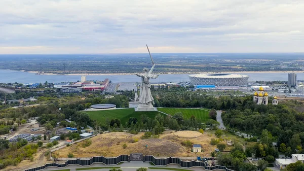 Volgograd Oroszország Esti Kilátás Szoborra Anyaföld Hív Mamaev Kurganon Volgogradban — Stock Fotó