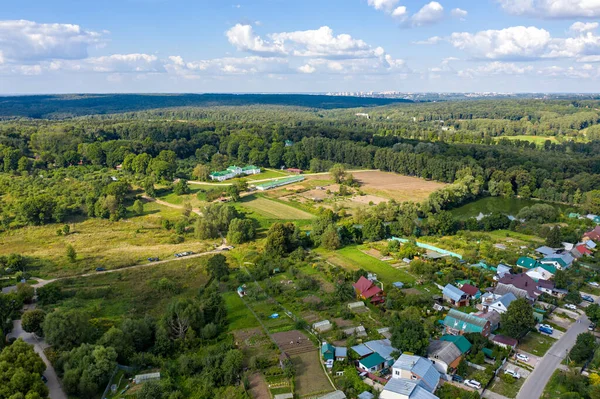 俄罗斯图拉地区Yasnaya Polyana村 空中景观夏季 — 图库照片