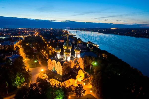 Yaroslavl Ρωσία Στρέλκα Φτύσε Καθεδρικός Ναός Κοίμησης Αεροφωτογραφία Νύχτα — Φωτογραφία Αρχείου