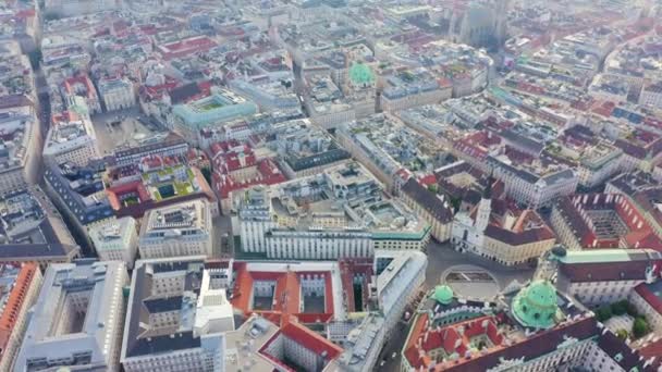 Viena, Austria. Vuelo sobre el centro histórico de Viena. 4K — Vídeos de Stock