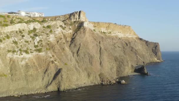 La Crimée. Cape Fiolent. Attraction de la Crimée sur la côte de la mer Noire. 4K — Video