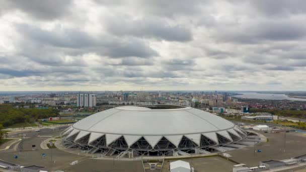 Samara, Rusia. Samara Arena. Stadium. Cuaca berawan. Jatuh. 4K — Stok Video