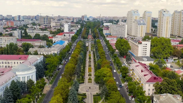 Krasnodar Russia August 2020 Alexandrovsky Boulevard 卡特琳伟大烈士纪念碑 有一个喷泉 胜利拱门 空中景观 — 图库照片