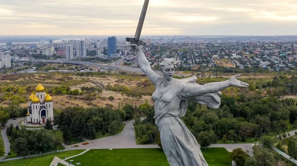 Volgograd Rusland September 2020 Avondzicht Sculptuur Motherland Calls Mamaev Kurgan — Stockfoto