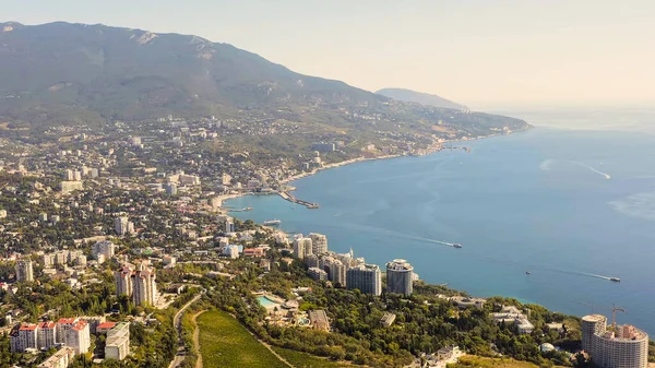 Yalta Crimea Panorama Ciudad Tiempo Soleado Embankment Puerto Vista Aérea —  Fotos de Stock