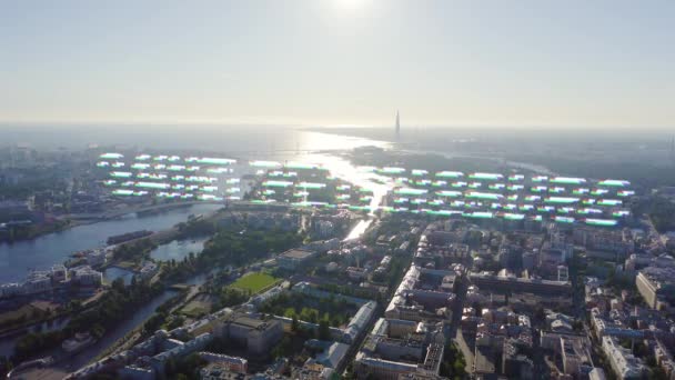 Petersburg, Rosja. Rzeka Neva. Panoramiczny widok z powietrza. Betancourt Bridge, Western High Speed Diameter, centrum Lakhta. Główna siedziba Gazpromu. 4K — Wideo stockowe